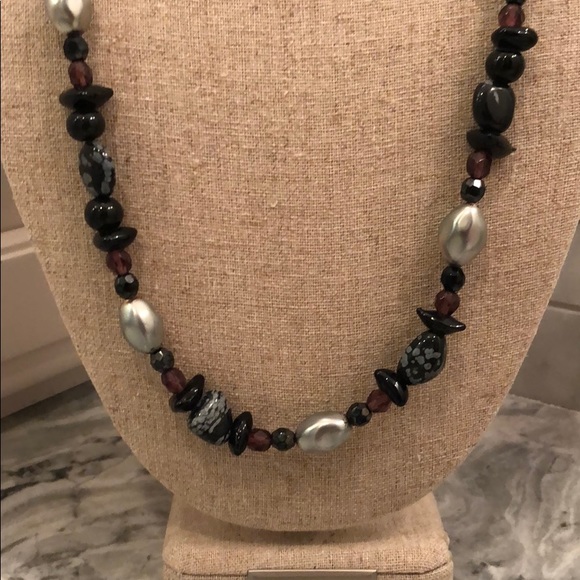 Beautiful beaded necklace! - Picture 2 of 3